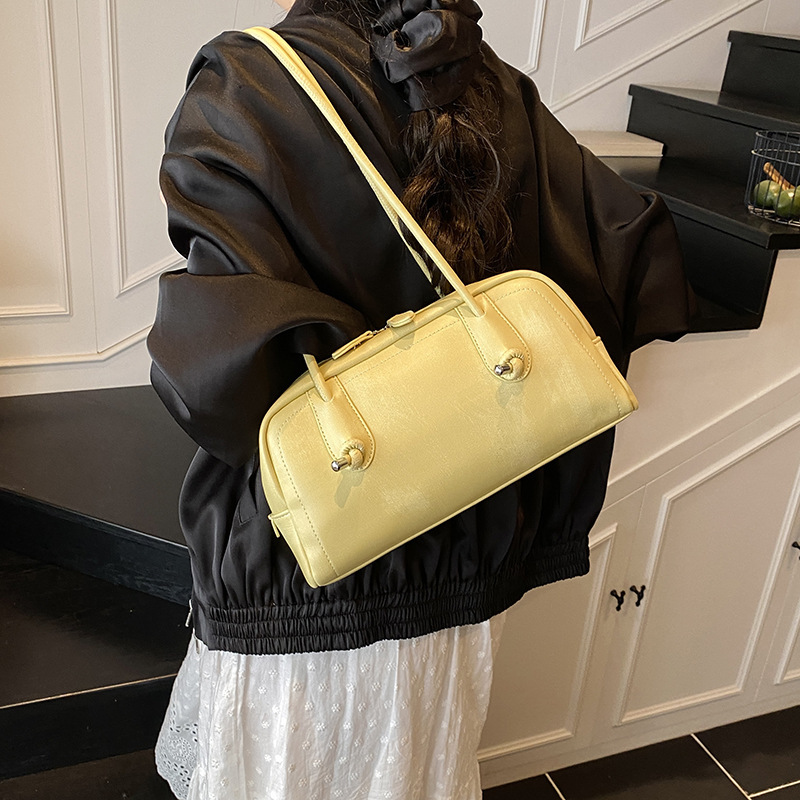 Large capacity bowling for women 2025 new fashionable simple Boston bag, stylish and versatile single shoulder armpit bag