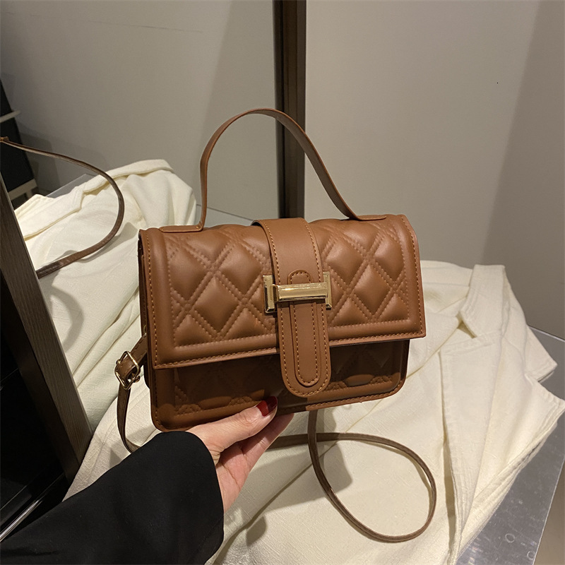 Free Delivery Designer Bag 2025 Autumn/winter Fashionable Texture Single Shoulder Diagonal Cross For Women Popular Small Square Bag This Year Luxury B