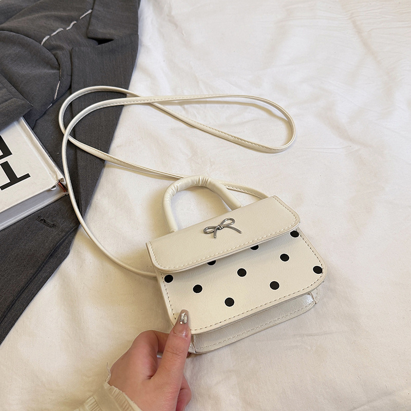 2025 Summer New Bow Korean Edition Personalized Ins Women's Handbag Fashion Simple Single New Free Delivery Designer Bag Shoulder Diagonal Luxury