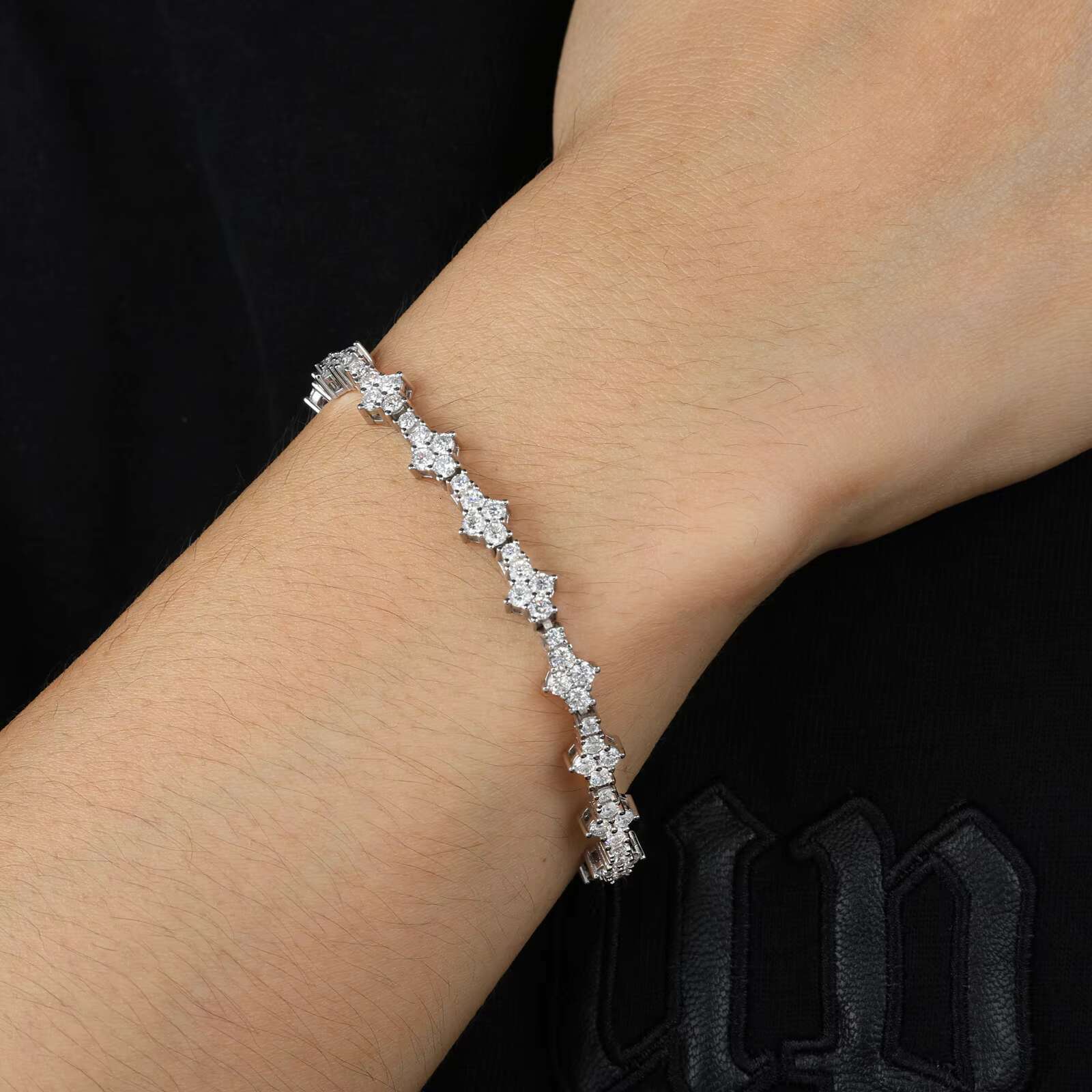 Stylish Fashion Femme Design 925 Sterling Silver VVS Moissanite Diamond Iced Out Four Leaf Clover Cross Tennis Chain Bracelet