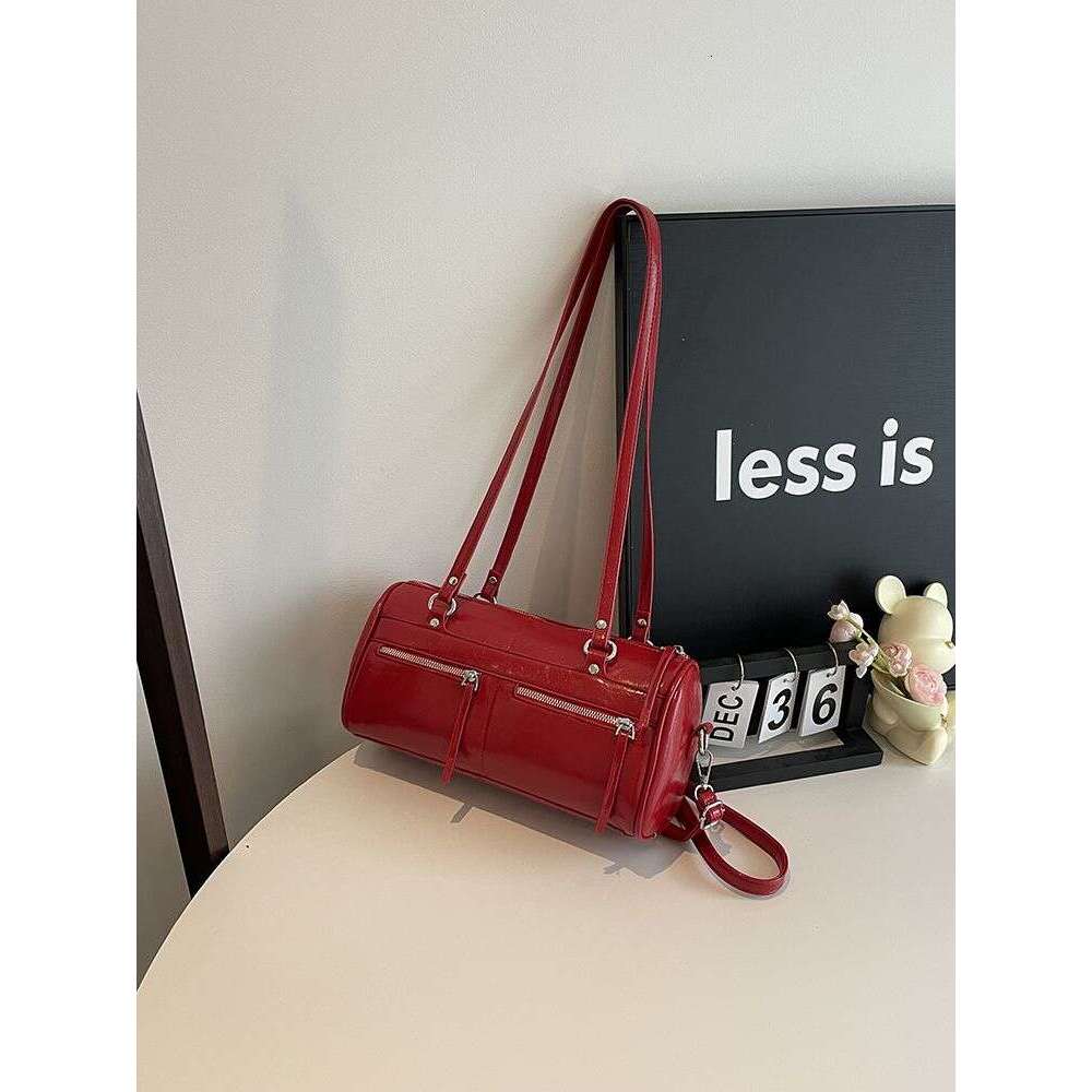 Niche French style underarm 2025 high-end fashion single shoulder trendy versatile large capacity simple outdoor bag