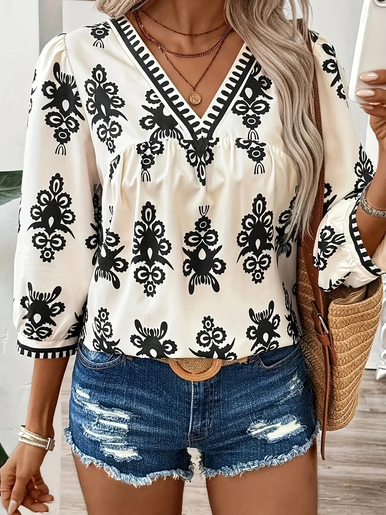 Womens Oversized Woven Casual Shirt Loose Fit Long Sleeve Comfortable Top in Multiple Colors 250515
