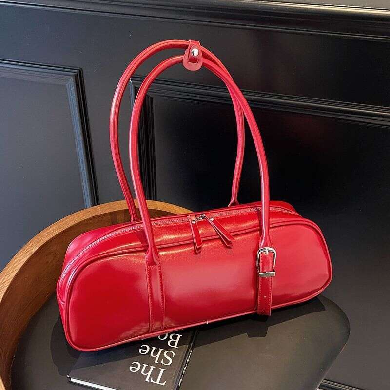 2025 New French Stick Single Shoulder Underarm Bag Fashionable Red for Women Large Capacity Niche