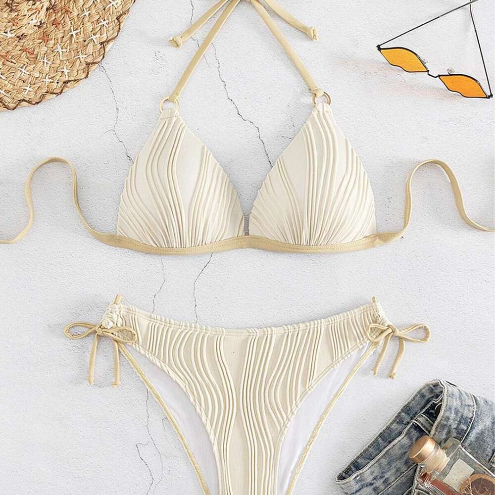 European American swimwear sleeveless sexy swimsuit women's split with chest cushion bikini 2025 new style chic and elegant clothing