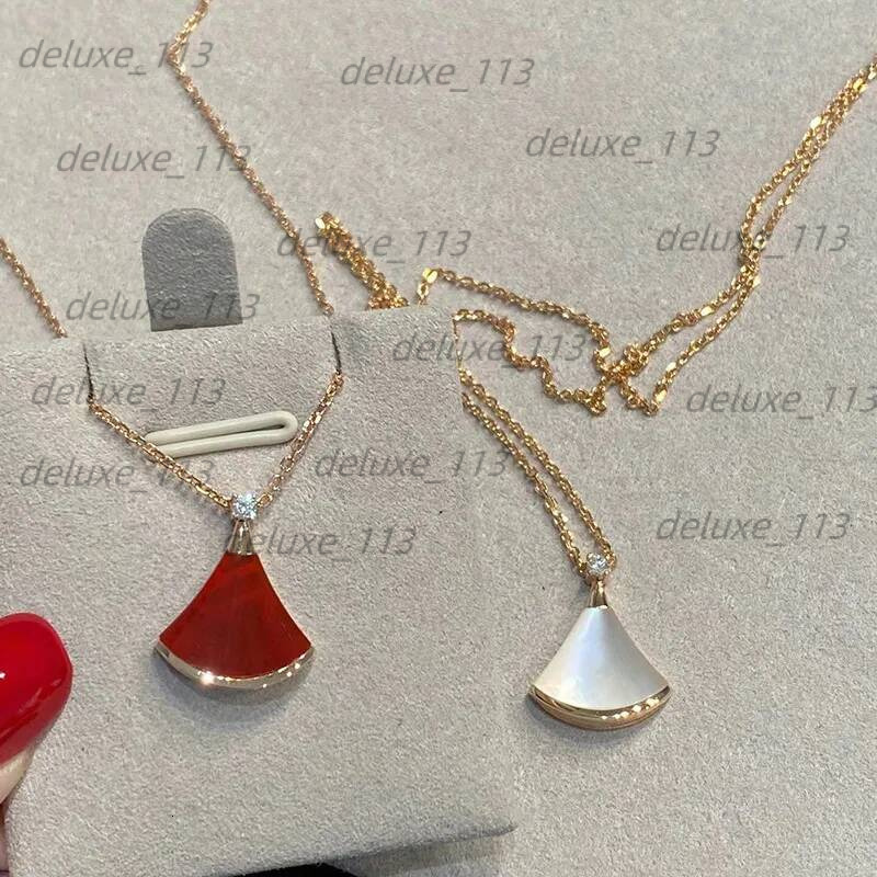 S Small Skirt Necklace For White Mother In Law Scalloped Rose Gold Pendant Collarbone Chain Designer Jewelry Women