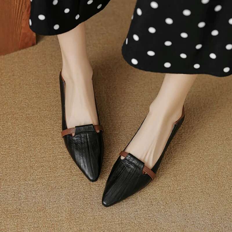 Women's Fashion Light Weight Brown Slip-On Flat Casual Black PU Leather Office Loers Spring Season Women Shoes Shallow