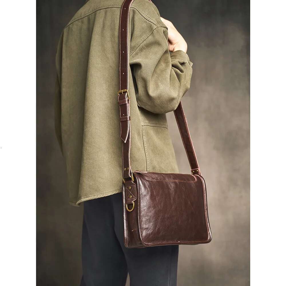 Genuine Men Shoulder Cowhide Leather Crossbody Casual College Style Messenger 12.9 Inch Laptop Bag