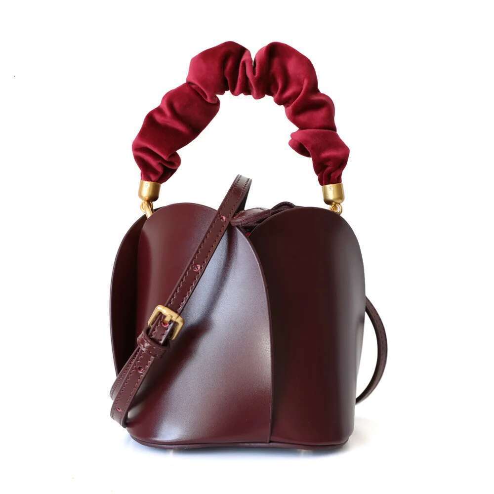 UBELLIN 2023 Mini Bucket Bag Women Solid Genuine Leather Ladies Crossbody Bags Flower Shape Tote Handbags Purses