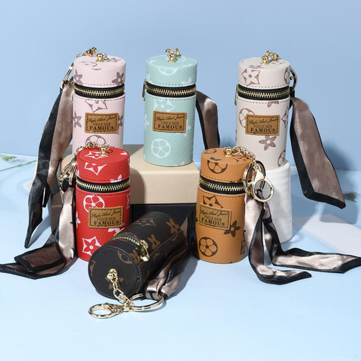 4Colors Cute Presbyopia PU Leather Cartoon KeyChain Coin Purse Headset Mini School Bag Design Tassel Key Ring PU Leather Car Keychains Jewelry Bags Charm Gold Chains