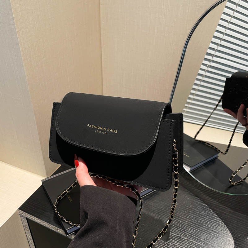 Free Delivery Designer Bag Fashionable And Versatile Crossbody Popular Women's 2025 New Single Shoulder Small Chain Winter Korean Version Tempera