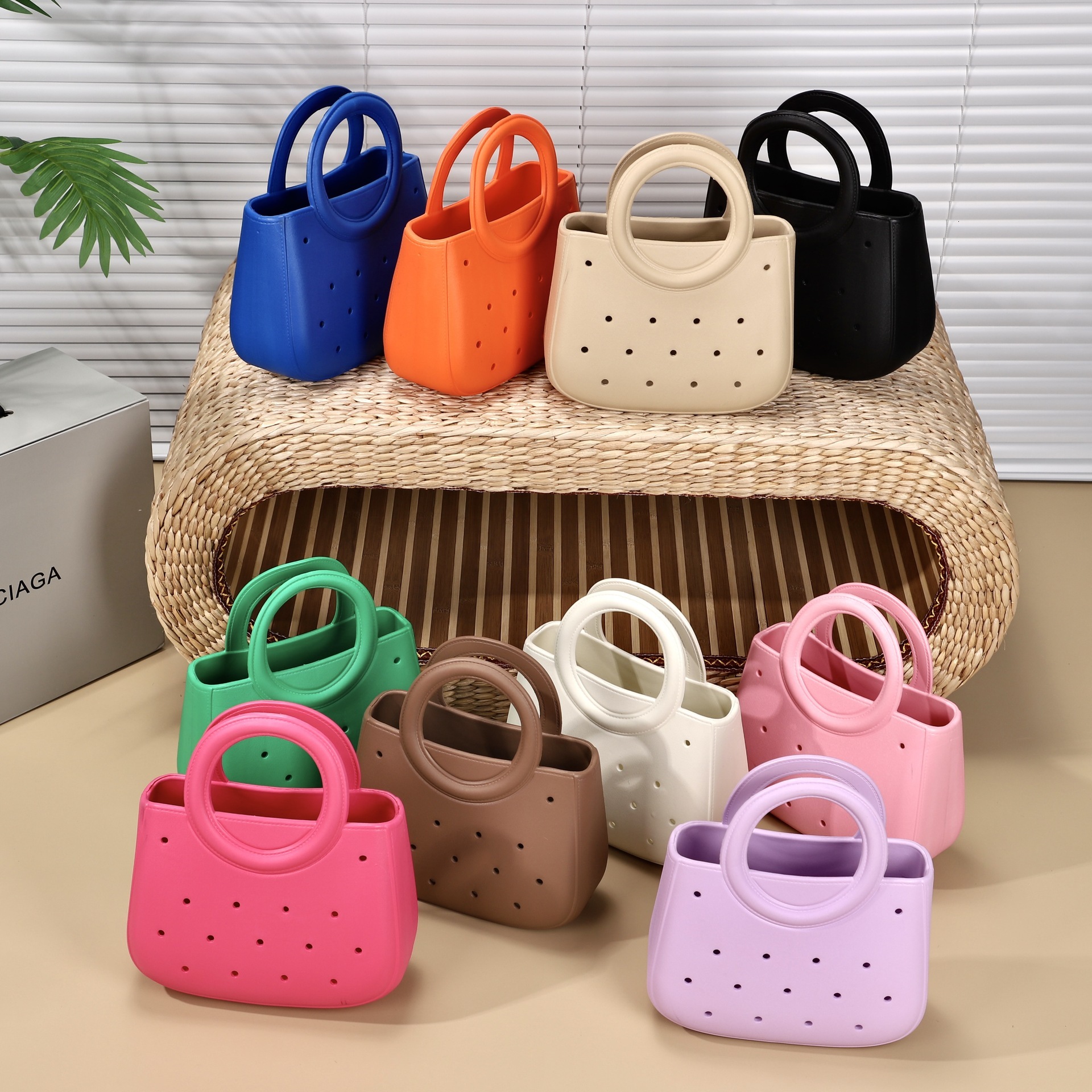 EVA Solid Color Hole Waterproof Storage Vegetable Basket Beach Bag Fashionable Hollow Travel Handbag