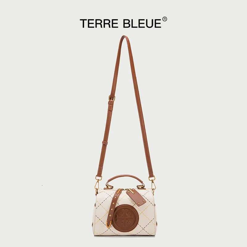 2024 New Summer Fashionable Versatile Commuter Women's Shoulder Handbag Casual Daypack Crossbody Bag Large Capacity