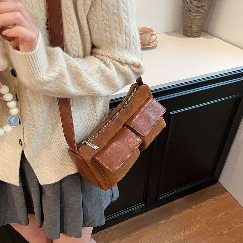small crowd foreign style armpit French stick color contrast facial mask what suede shoulder messenger motorcycle bag