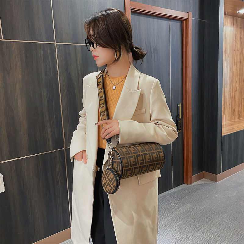 Free shipping 2025 new designer bag fashionable commuting Boston bag high-end texture printed single shoulder diagonal cross bag
