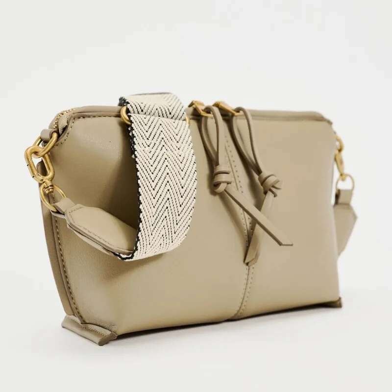 New 2025 high-end small crossbody new women's simple and versatile fashionable shoulder bag