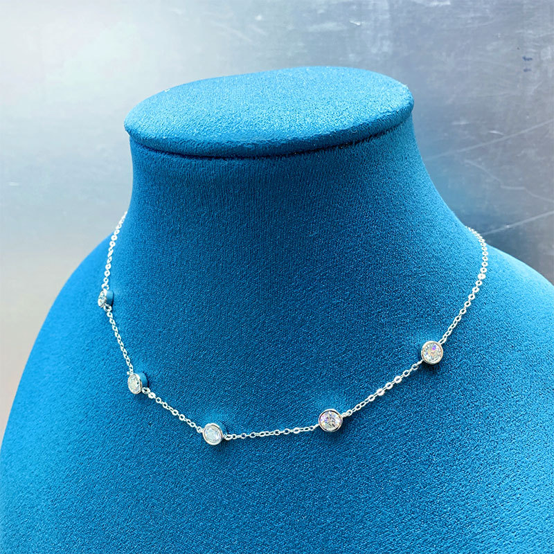 D-color VVS1 0.5CT*5 Moissanite s925 pure silver starry sky necklace for women, European and American cross-border 18K gold 50-point 5-diamond bubble 