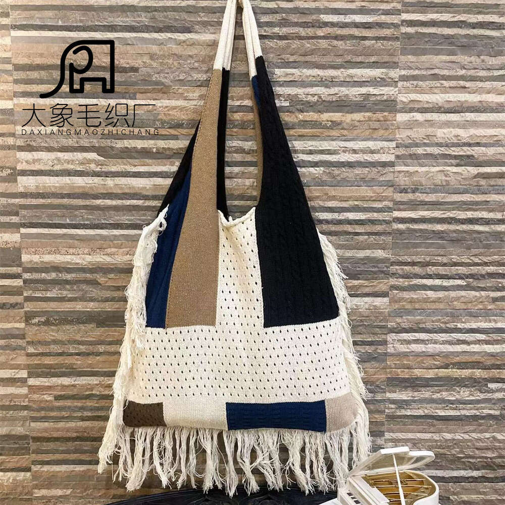 New Hot Tassel Women's Splicing New Handheld Shoulder Simple And Versatile Knitted Bag Classic bags