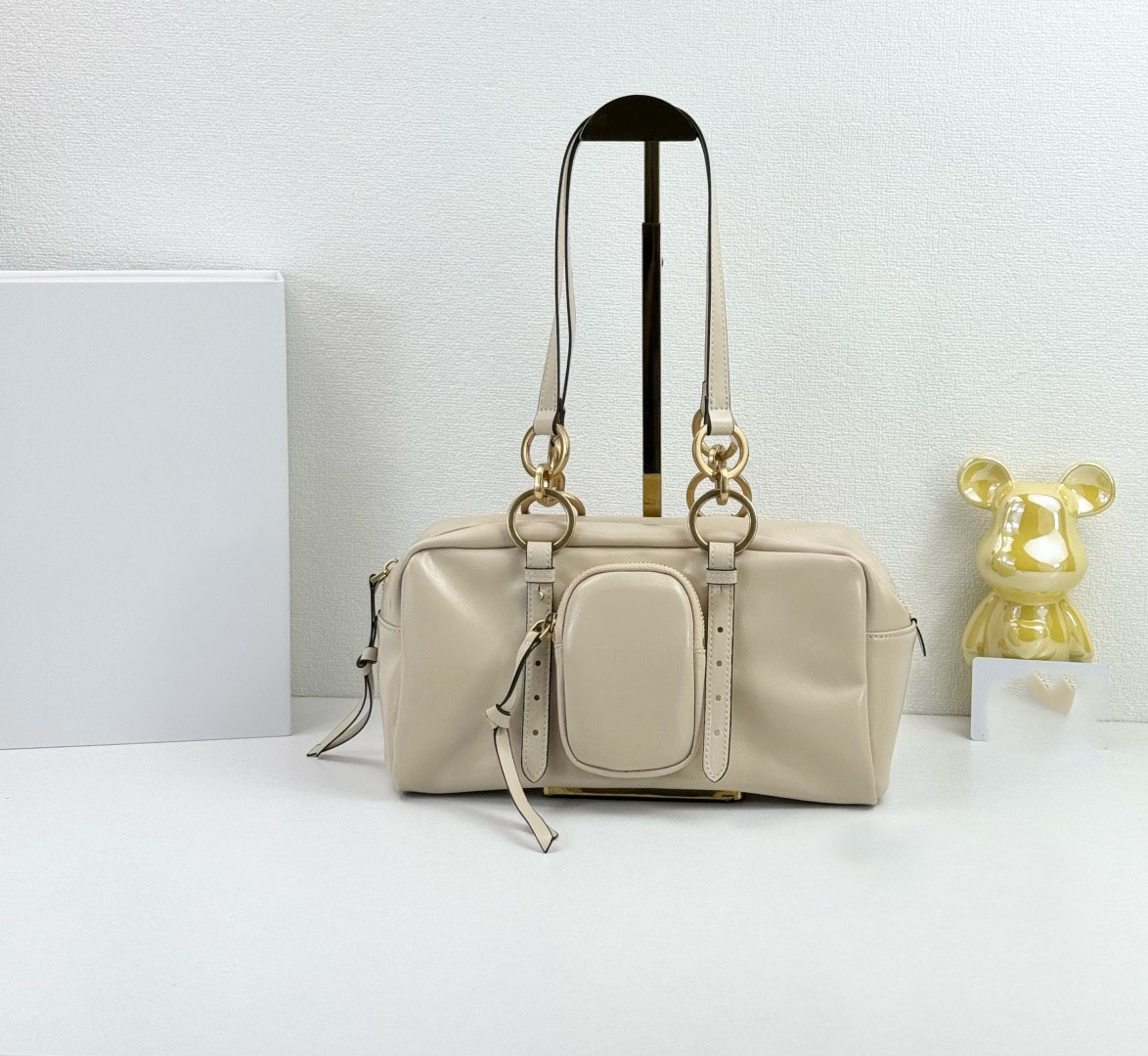 2026 high-quality luxury designer elegant classic cross-body bag oil wax leather casual handbag women's luxury brand shoulder bag