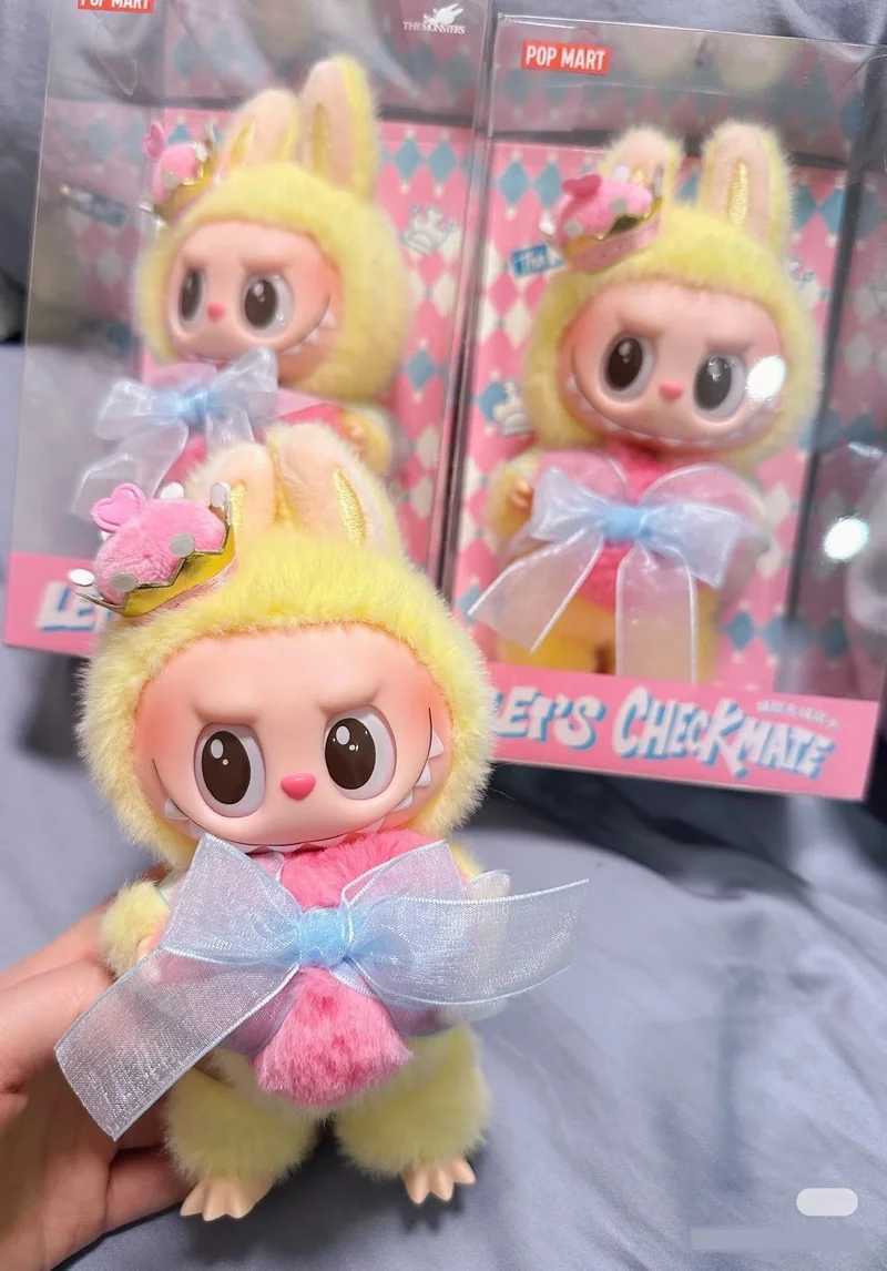 100% Genuine The Monsters Labubu V3 LetS Checkmate Series Vinyl Face Doll Queen Keychain Pendant Labubu Valentines Day GiftsT25051655