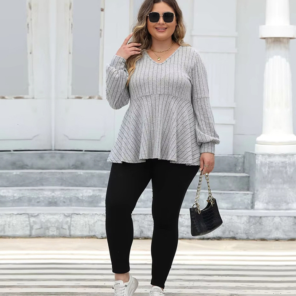 Plus Size Womens Casual T-shirt for Autumn and Winter Loose and Slimming V-neck with Inner Lining and Long Sleeved Top