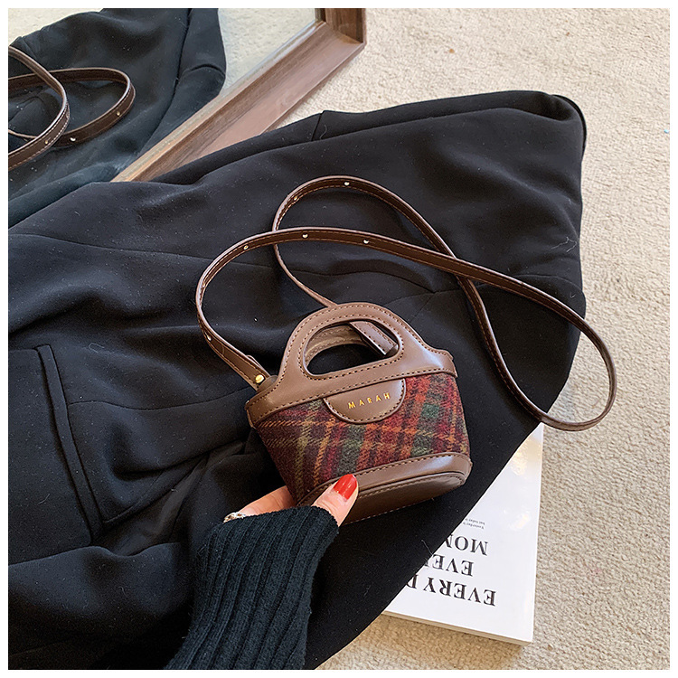 2025 Free Shipping Designer Women's Bag New Children's Mini Bucket Handbag Fashion Korean Version Comparison Diamond Grid Single Shoulder Cr