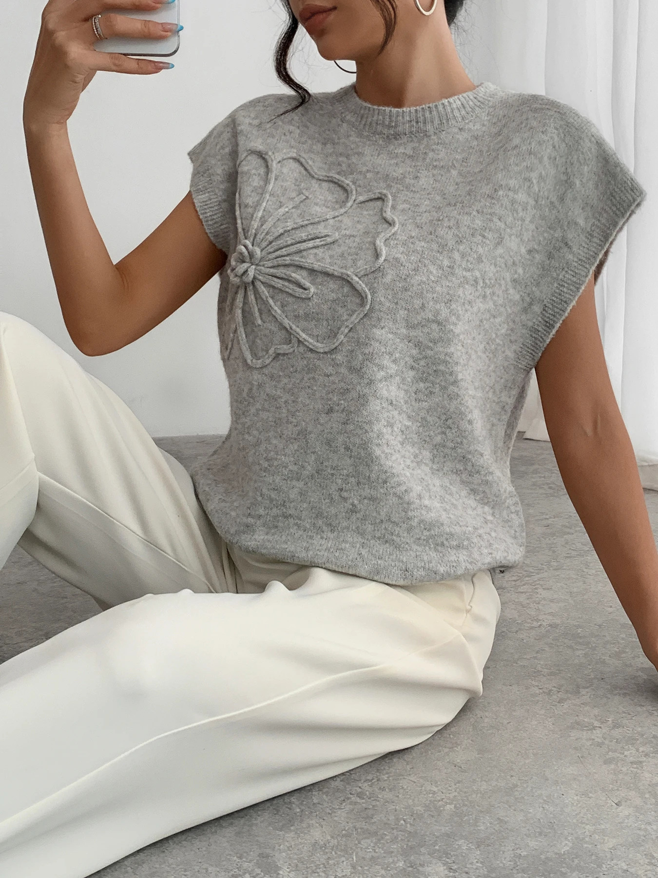 Elegant 3D floral pattern round neck knitted sweater set suitable for womens clothing 250506