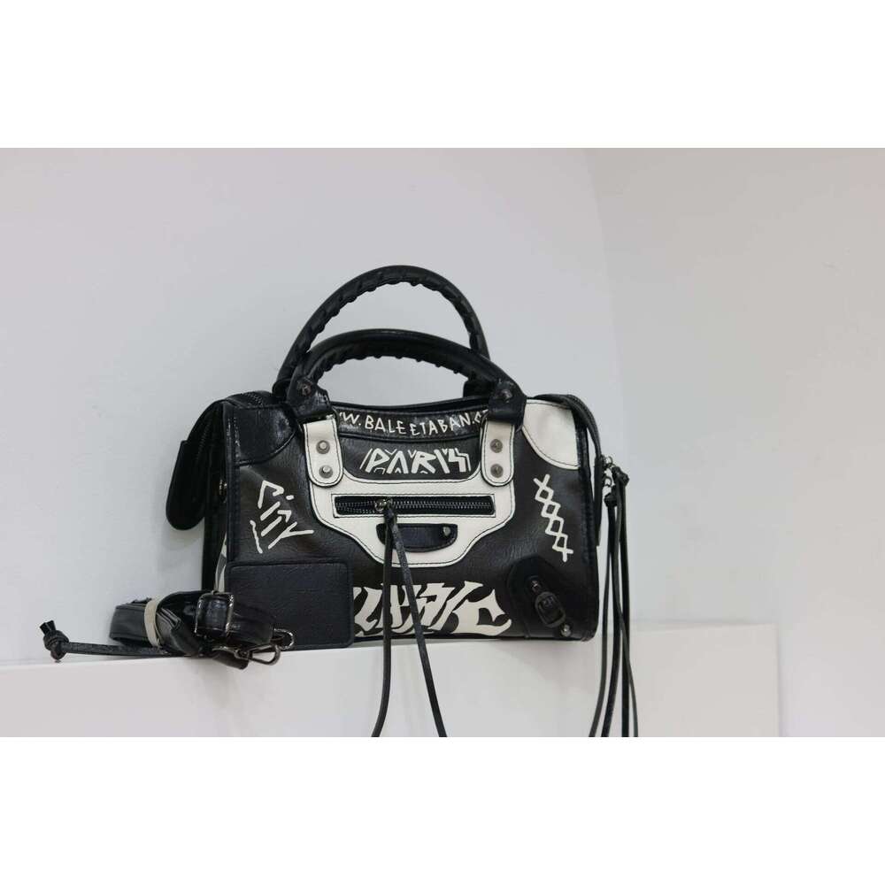 Graffiti Bag Over Migration With PU Material