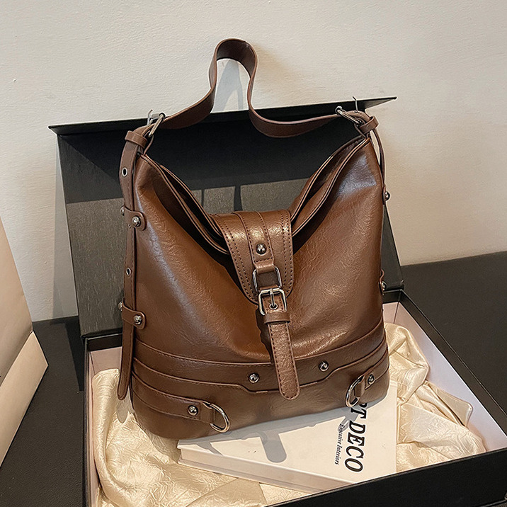 Leather Buckle Women's Handbag Designer Bag Multifunctional Fashion Korean Version Instagram Rivet Underarm Shoulder Bag Casual Large Capacity Sh