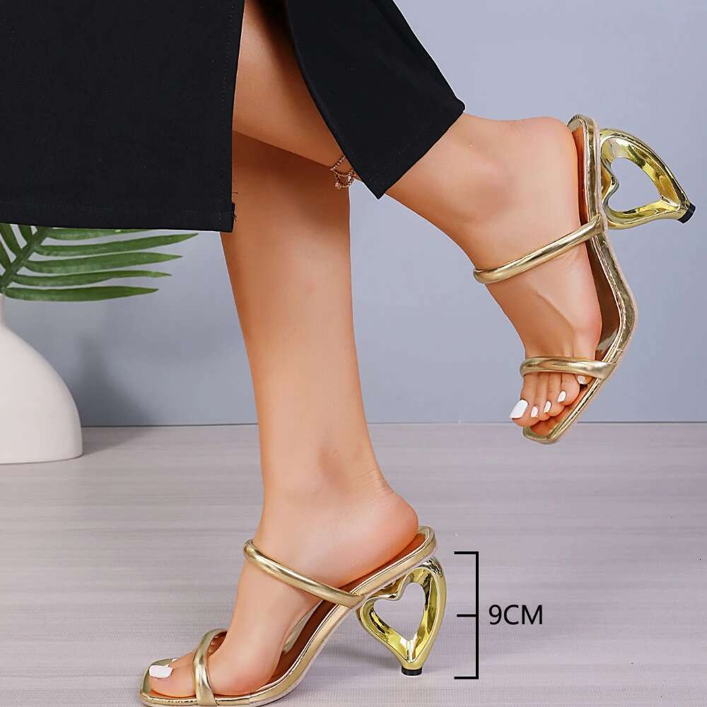Summer Fashion Sandals Weddings Bride Shoes for Women Golden Designer Party Open Toed Heart-shaped Heels Zapatos
