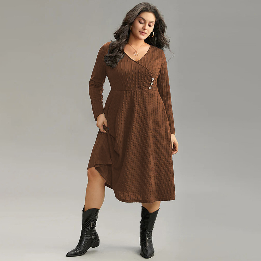 Plus Size Womens Fashion Simple V-neck Dress Autumn and Winter New Versatile Commuting Style Mid Length Skirt