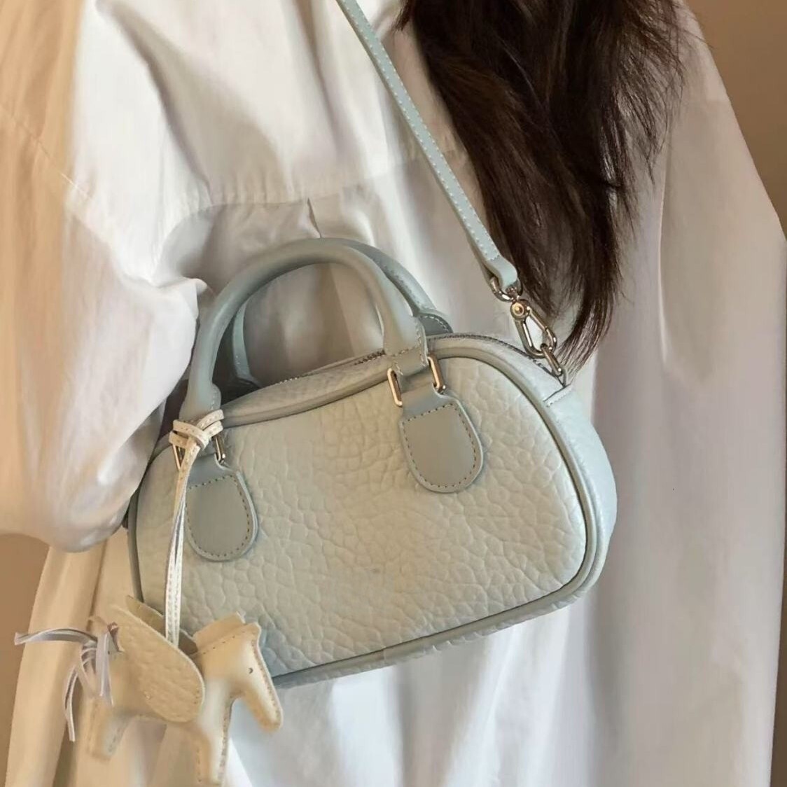 New Handheld Fashion Pillow Bag, Women's Designer Handbag, Lychee Pattern Handbag, Casual Fashion Solid Color Handbag, Trendy Single Shoulder Cro