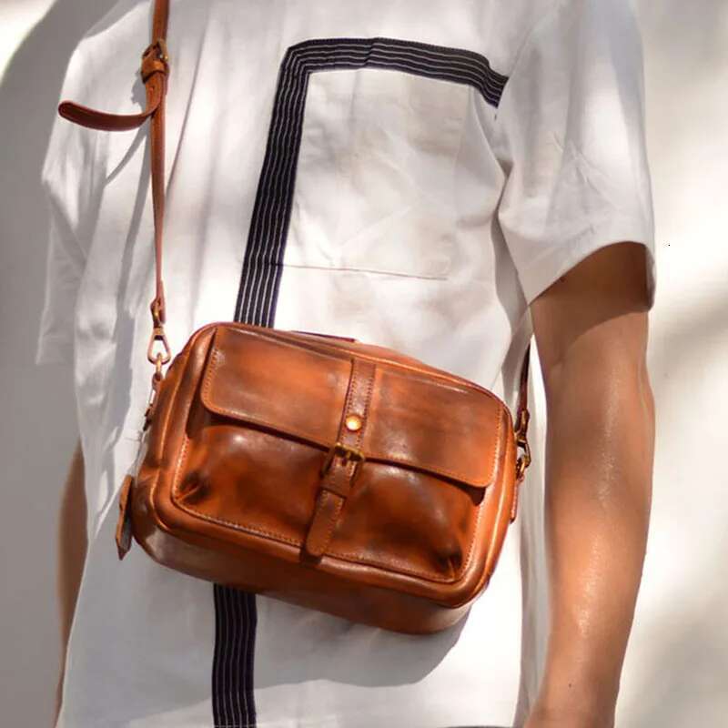 AETOO Niche design high-grade leather retro messenger small bag handmade first layer cowhide personality single shoulder cro