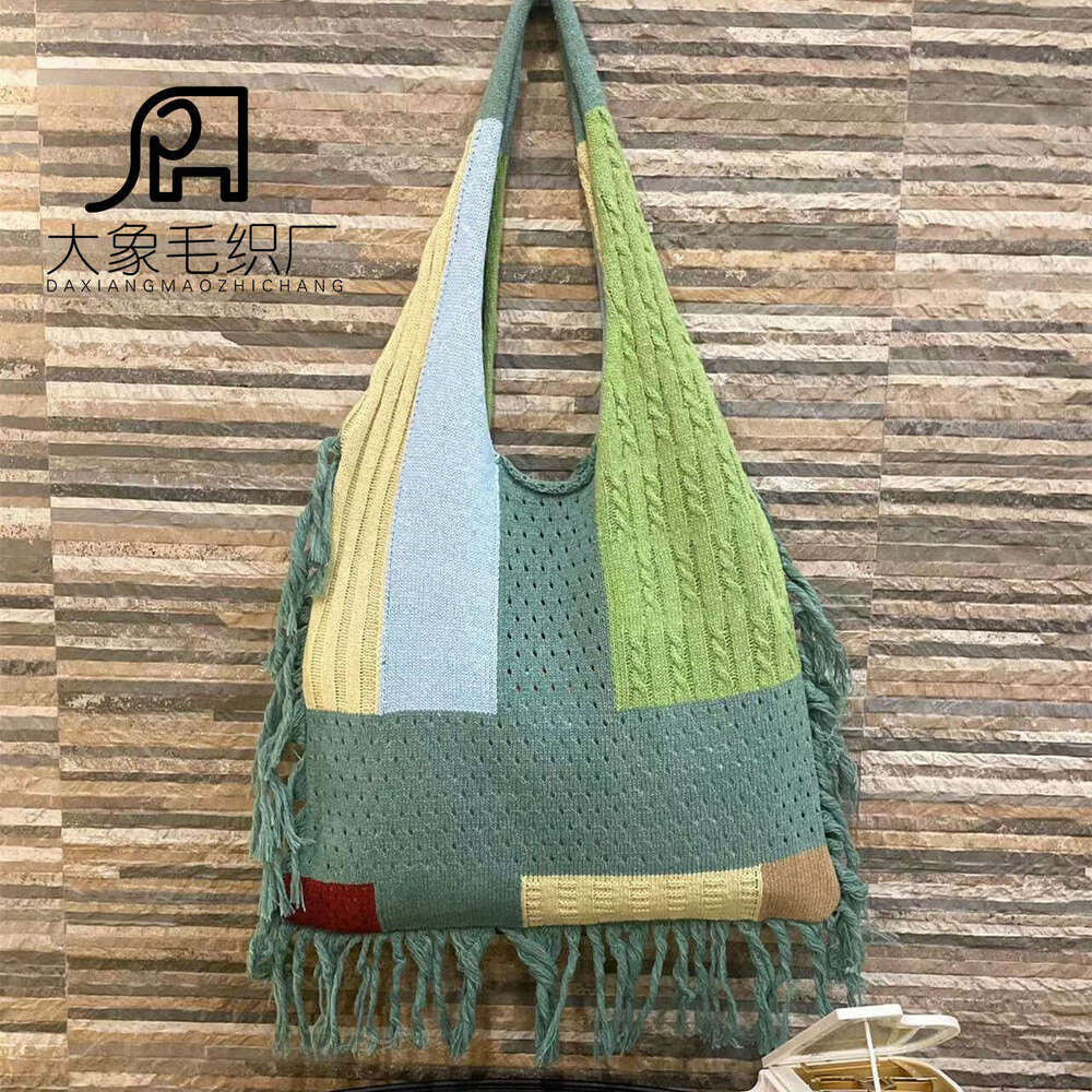 New Hot Tassel Women's Splicing New Handheld Shoulder Simple And Versatile Knitted Bag Classic bags