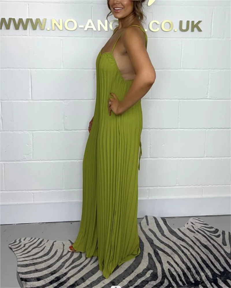 Plus-size womens jumpsuit full-body pressure pleated solid color sleeveless suspenders jumpsuit plus-size womens clothing 250515