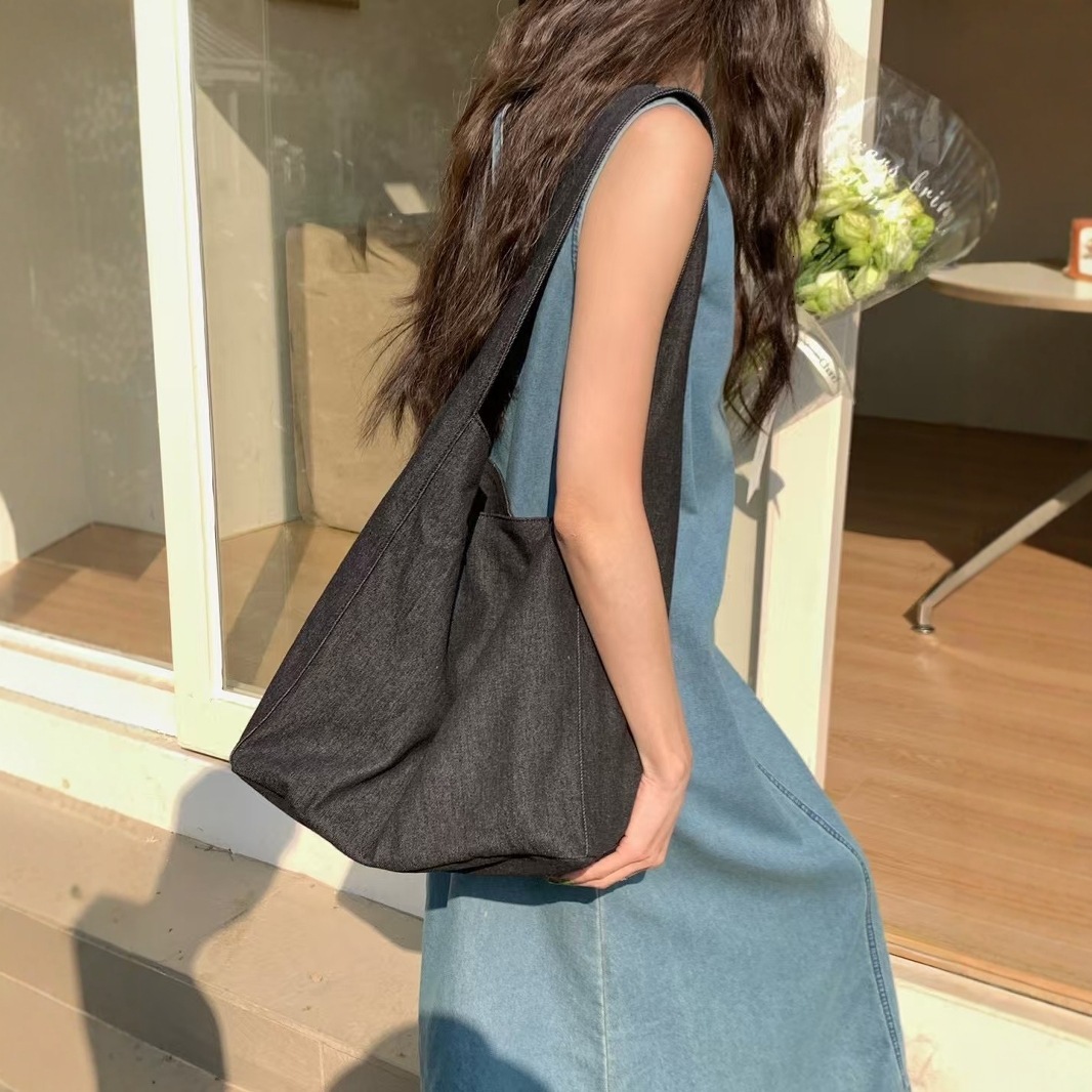 2025S designer new large capacity computer handbag for class shoulder tote simple and fashionable commuting women bag canvas bag