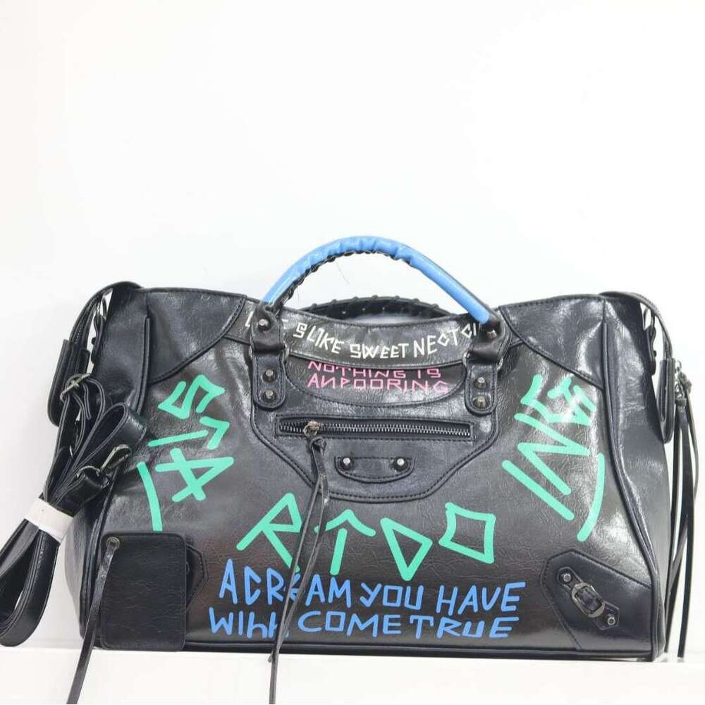 new graffiti with oversized shopping bag