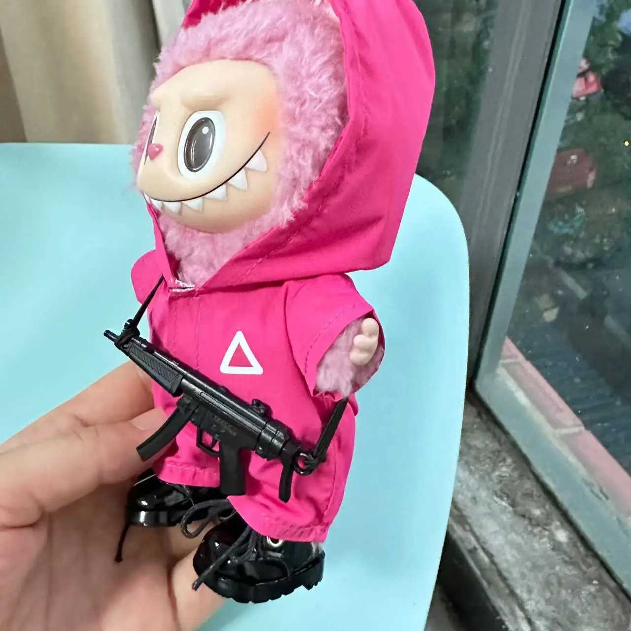 New 17cm Labubu Clothes Outfit Accessories for The Monster Korea Kpop Labubu Idol V1 V2 V3 Commando Jacket Clothing Pendant Mp5 Z250516