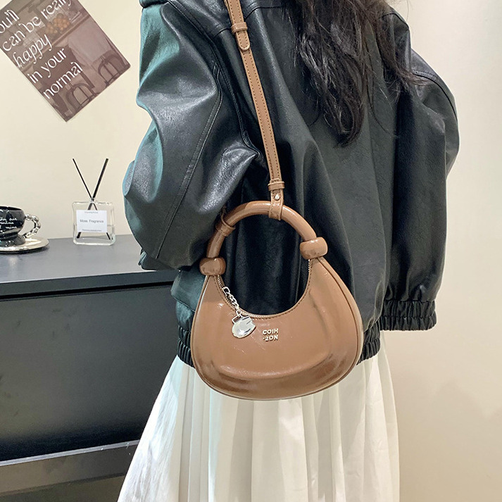 New Fashionable Hand-held Crescent Bag For Women Free Shipping Designer Bag 3D Zipper Versatile Casual Shoulder Crossbody Bag Street Trendy Makeup Bag