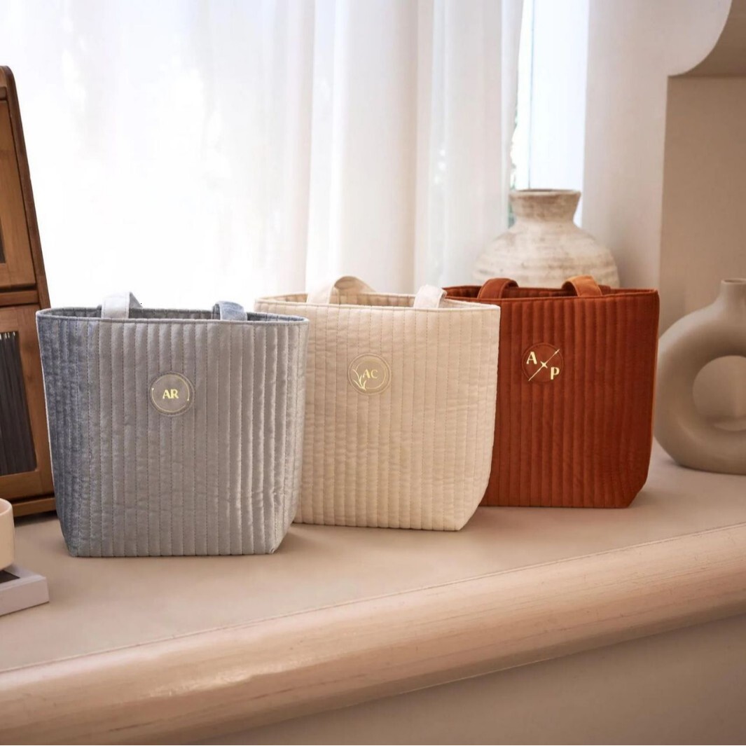 2025S designer makeup for women 2024 autumn new striped handbag casual versatile shoulder crossbody bag