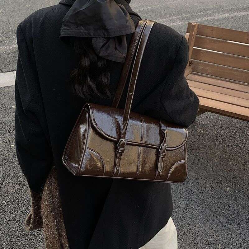 free shipping oil sensitive wax leather armpit for women 2025 new trendy stick winter commuting shoulder bag