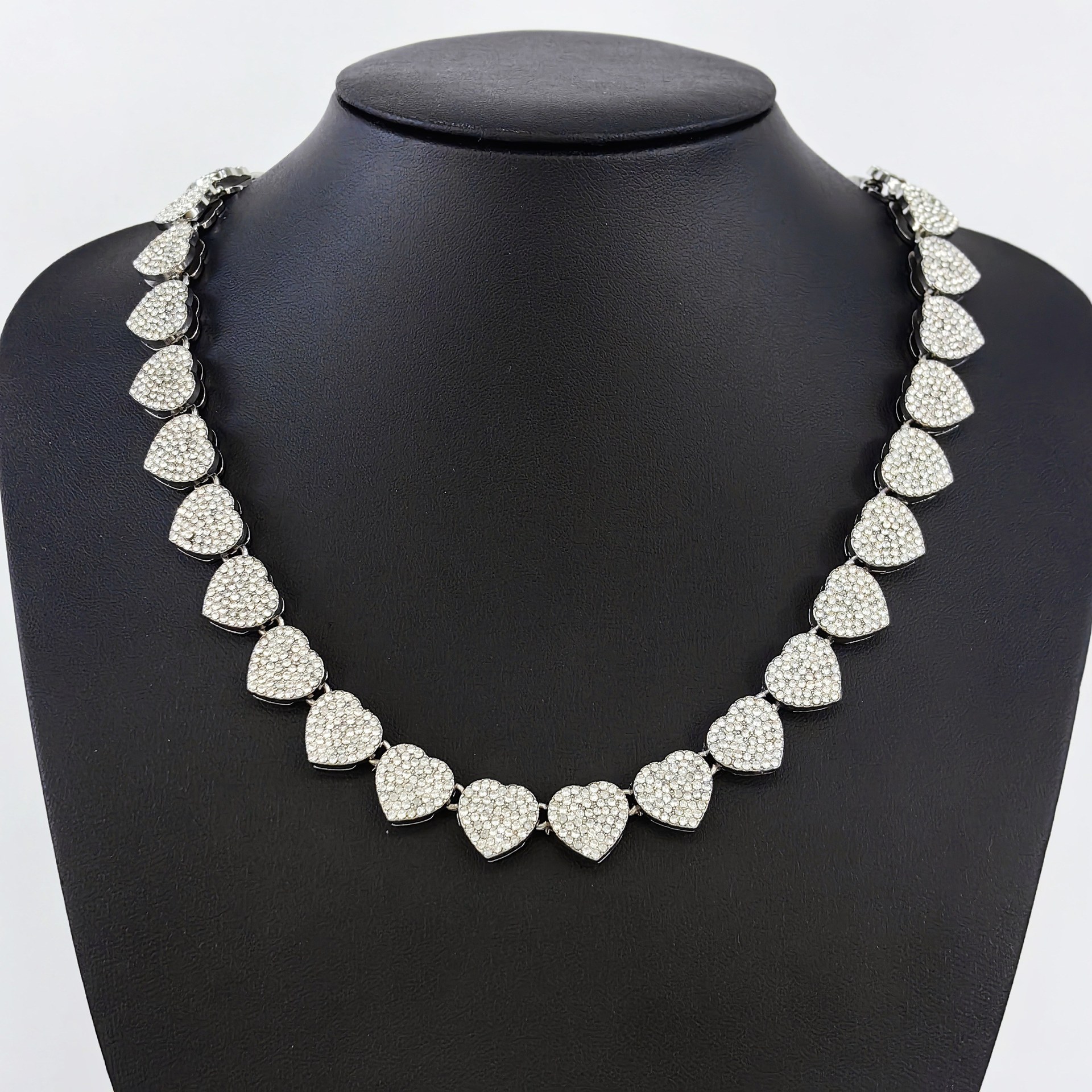 Trendy Full Rhinestone Heart Cuban Link Necklace for Men and Women, Cool Hip Hop Bling Chain, Gold Silver Alloy Jewelry for Streetwear Style