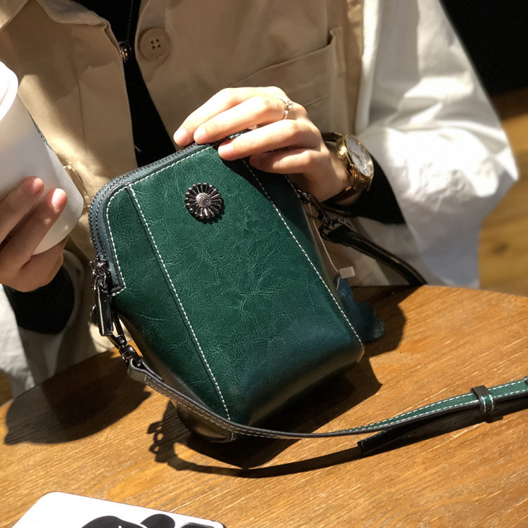 2025S designer cowhide small crossbody new popular versatile phone niche women high-end single shoulder bag trend