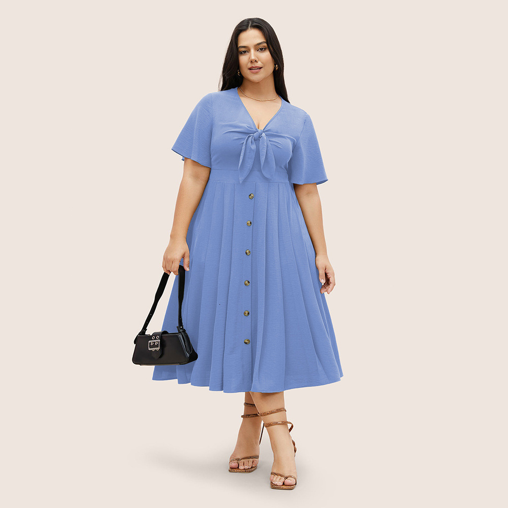 Spring/summer New Plus Size Womens Dress with a Waist Cinching and Large Skirt Sexy V-neck Dress Vacation Long Dress