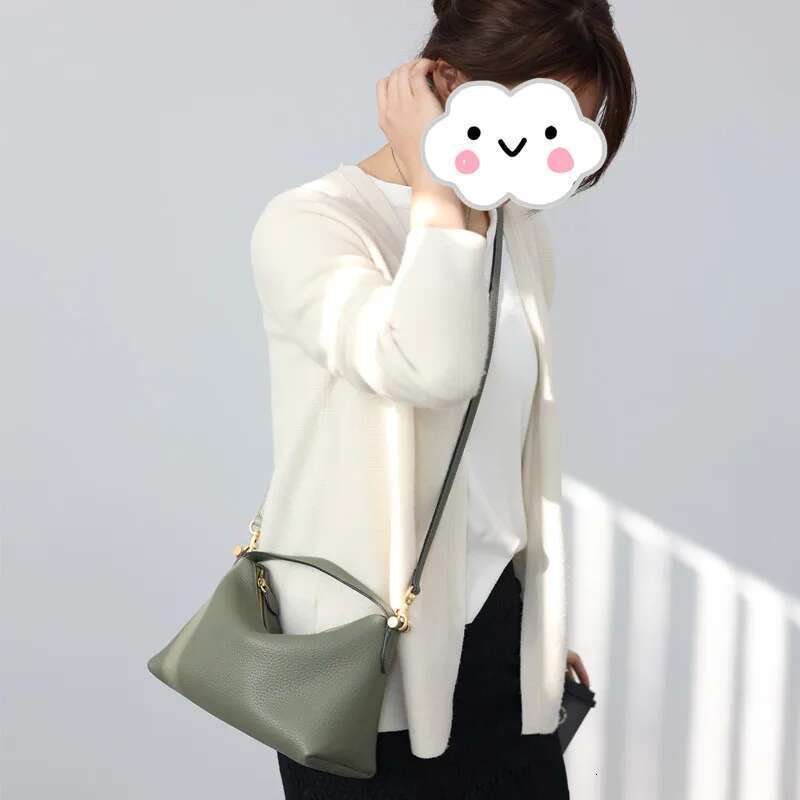 Women Genuine Leather Handbags Small Size Versatile Cowhide Crossbody Bag Fashion Soft Messenger Purses
