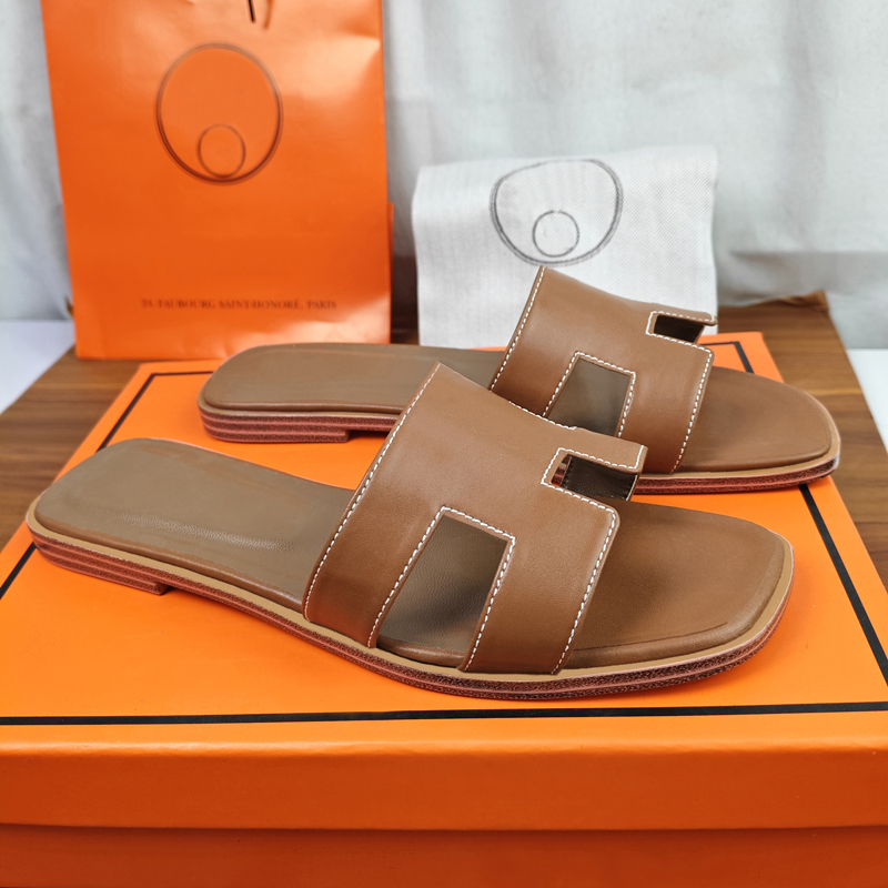 Designer Sandals Women's Slides Luxury slippers Letter Slide Rubber Genuine Leather Flat Shoes Summer Beach Bath Slippers Brown Retro Sandals