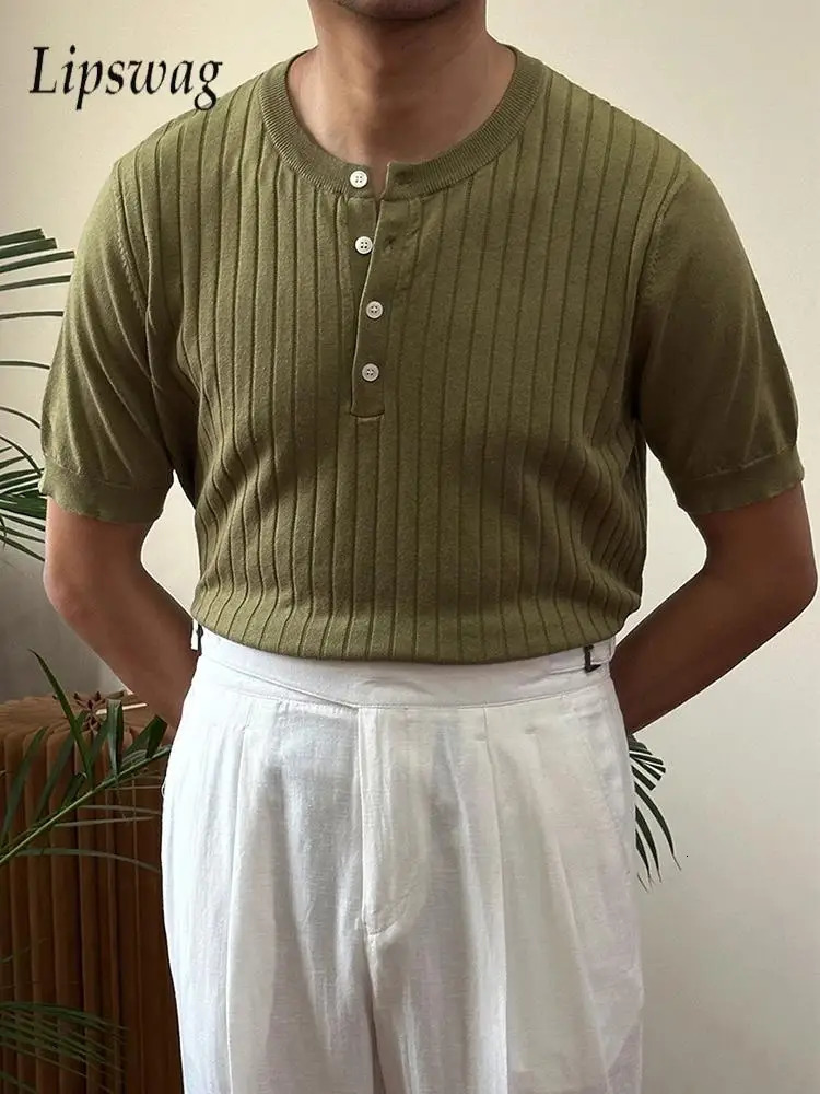 Retro lace knit Tshirt for mens summer casual solid color Henry collar short sleeved 250506Z