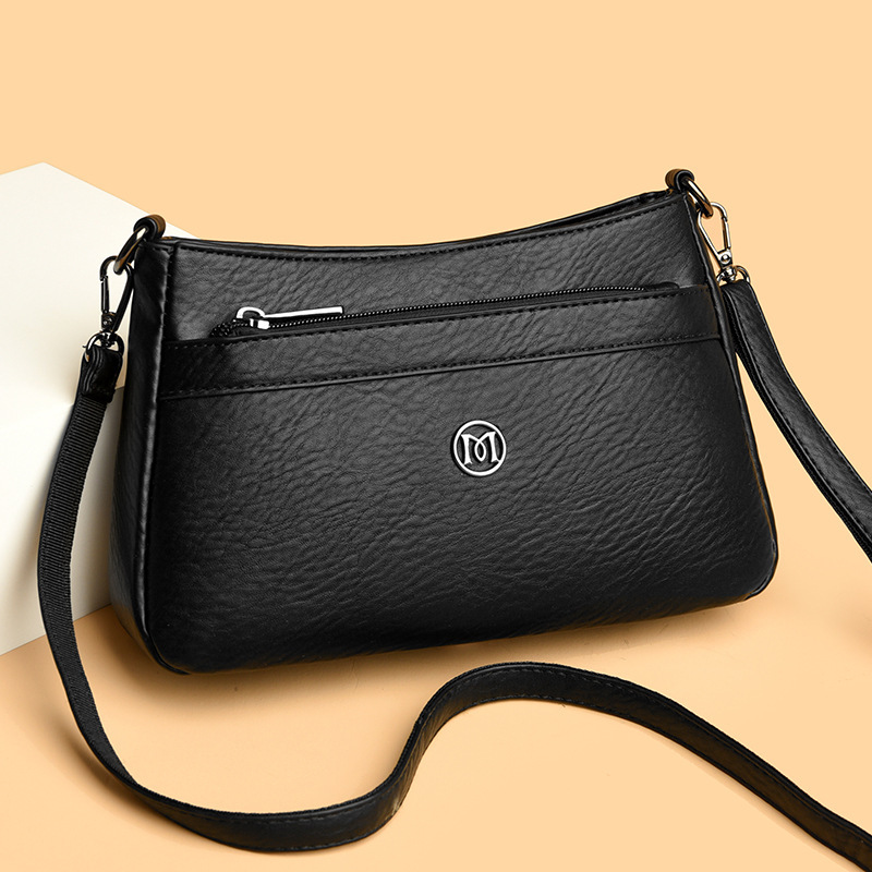 2025S designer middle-aged mother new women shoulder simple and fashionable crossbody bag large capacity soft leather small bag