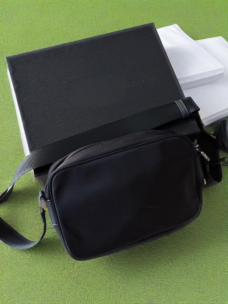 New casual shoulder bag, fashionable unisex crossbody bag, 2-in-1 small hanging bag, waterproof nylon cloth bag