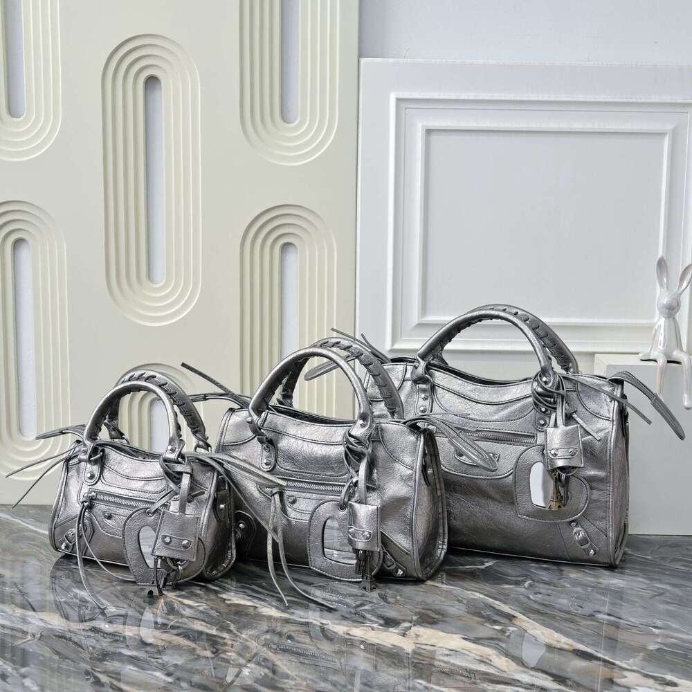 New oil leather fabric high end classic Le City motorcycle bag large black nail handbag shoulder