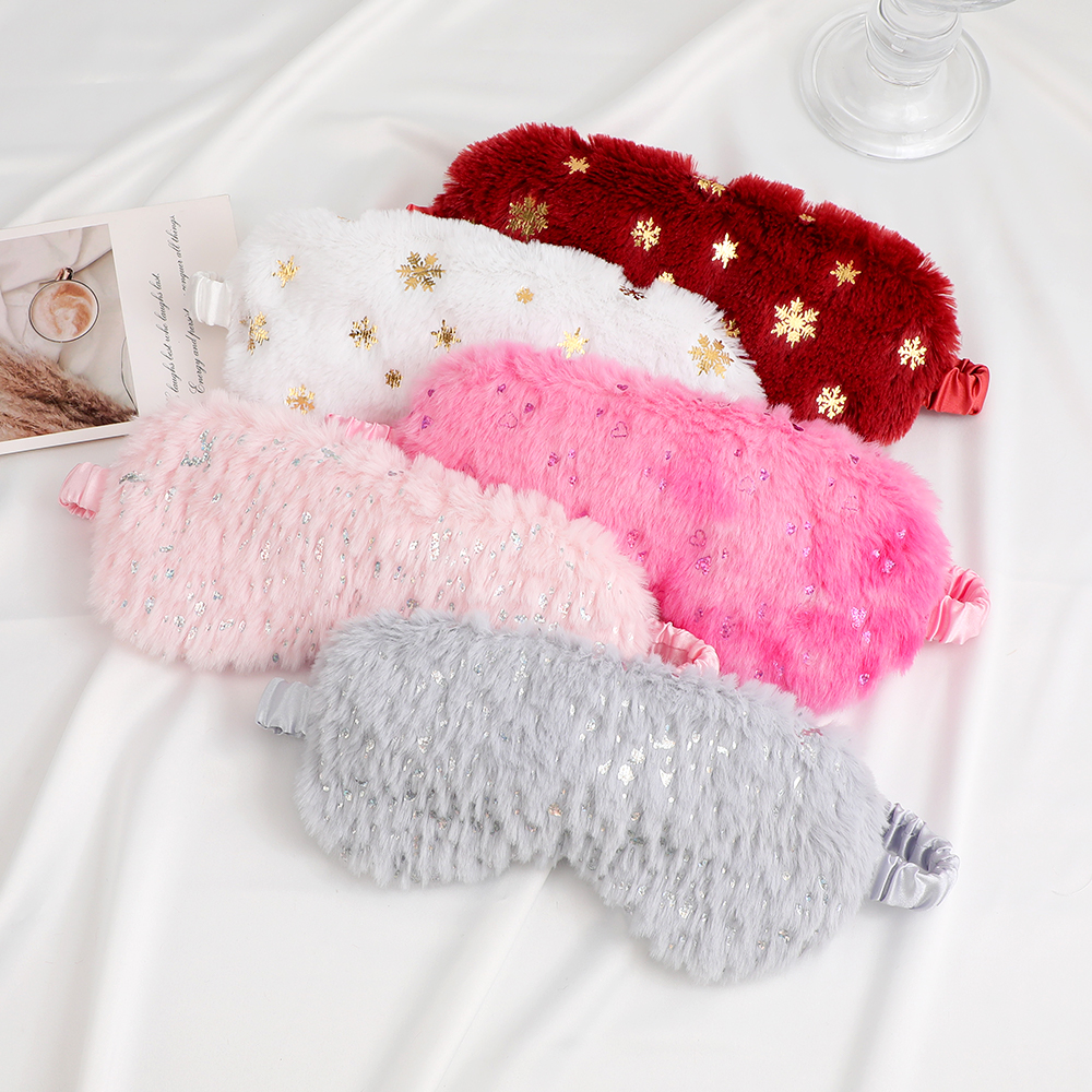 The new plush gold-embossed Christmas eye mask, a cute light-blocking sleep eye mask, is perfect for taking a nap with reindeer and starry sky